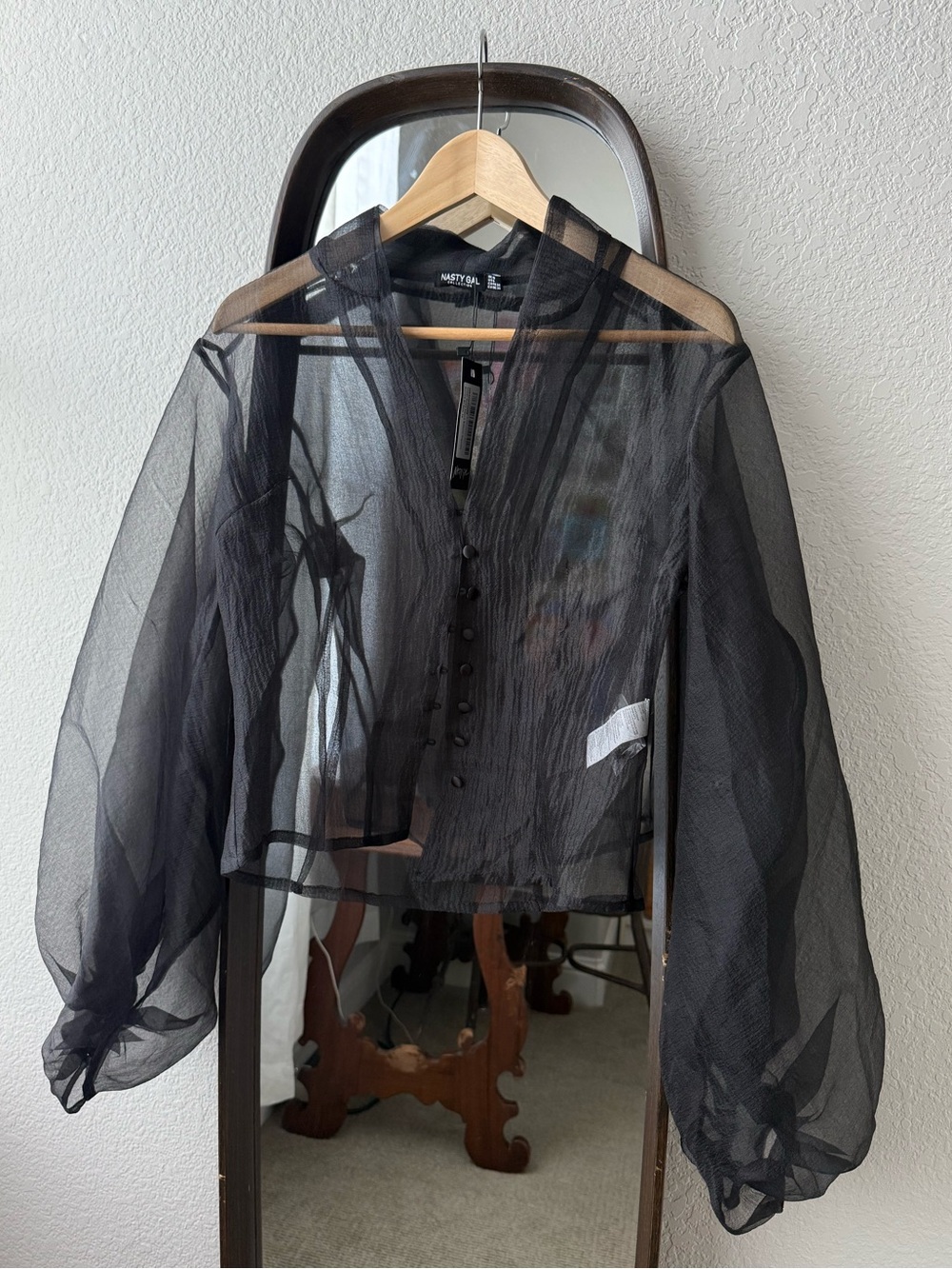 Nasty Gal Black Sheer Organza Blouse Balloon Sleeve Button Front Crop Size 6